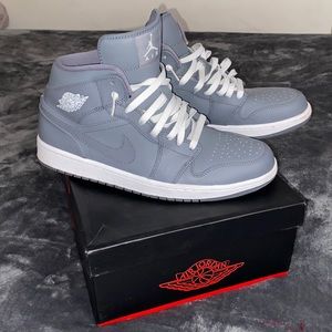 Nike Air Jordan 1 mid